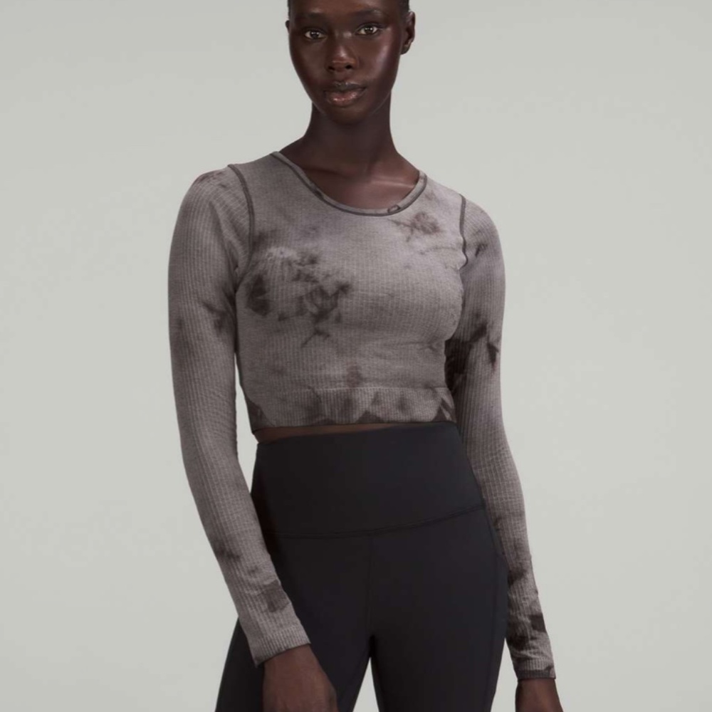 Lululemon ebb to street long sleeve size 8 marble dye black granite built in bra